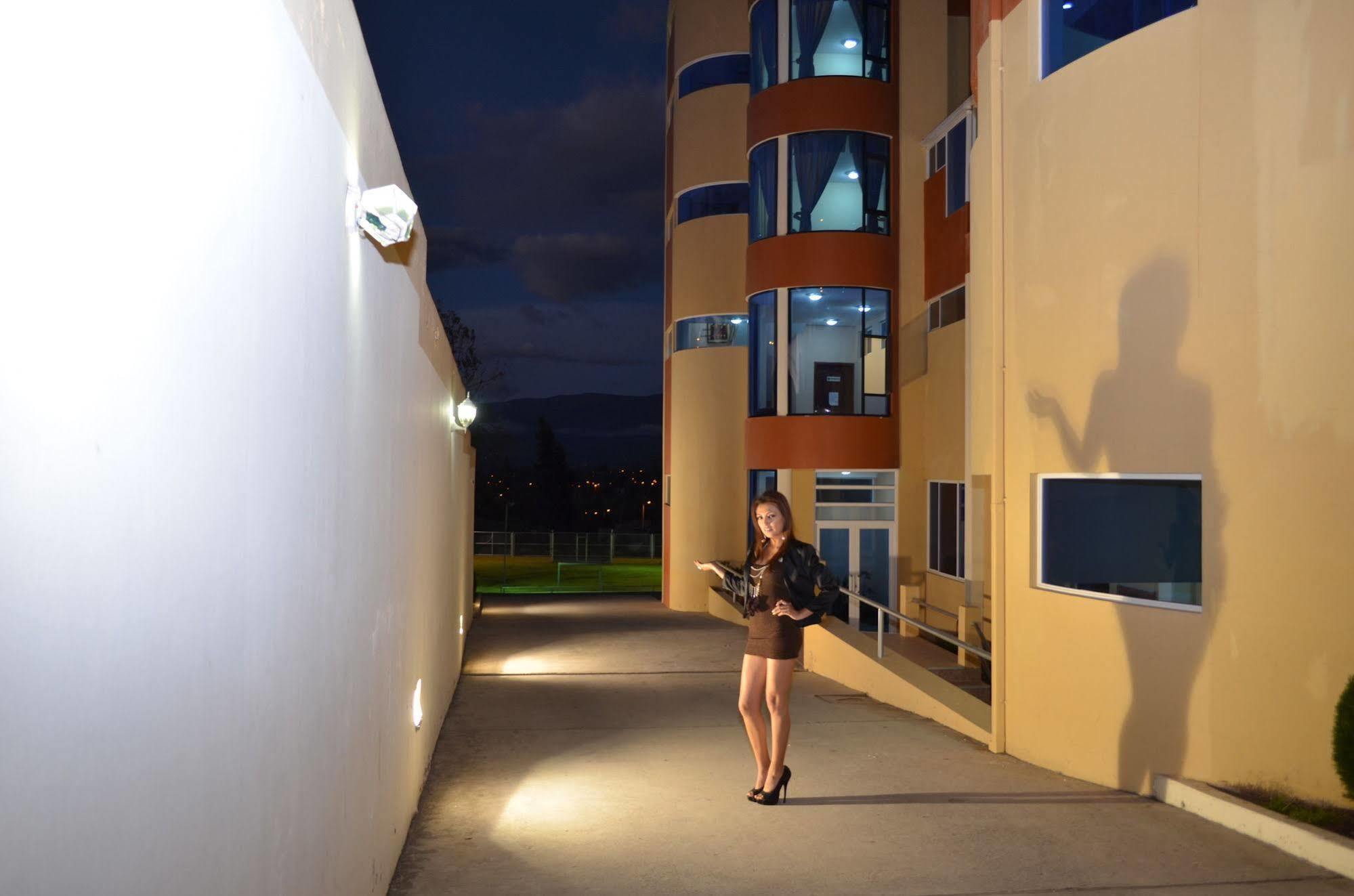 Hotel Versailles Ambato Eksteriør billede
