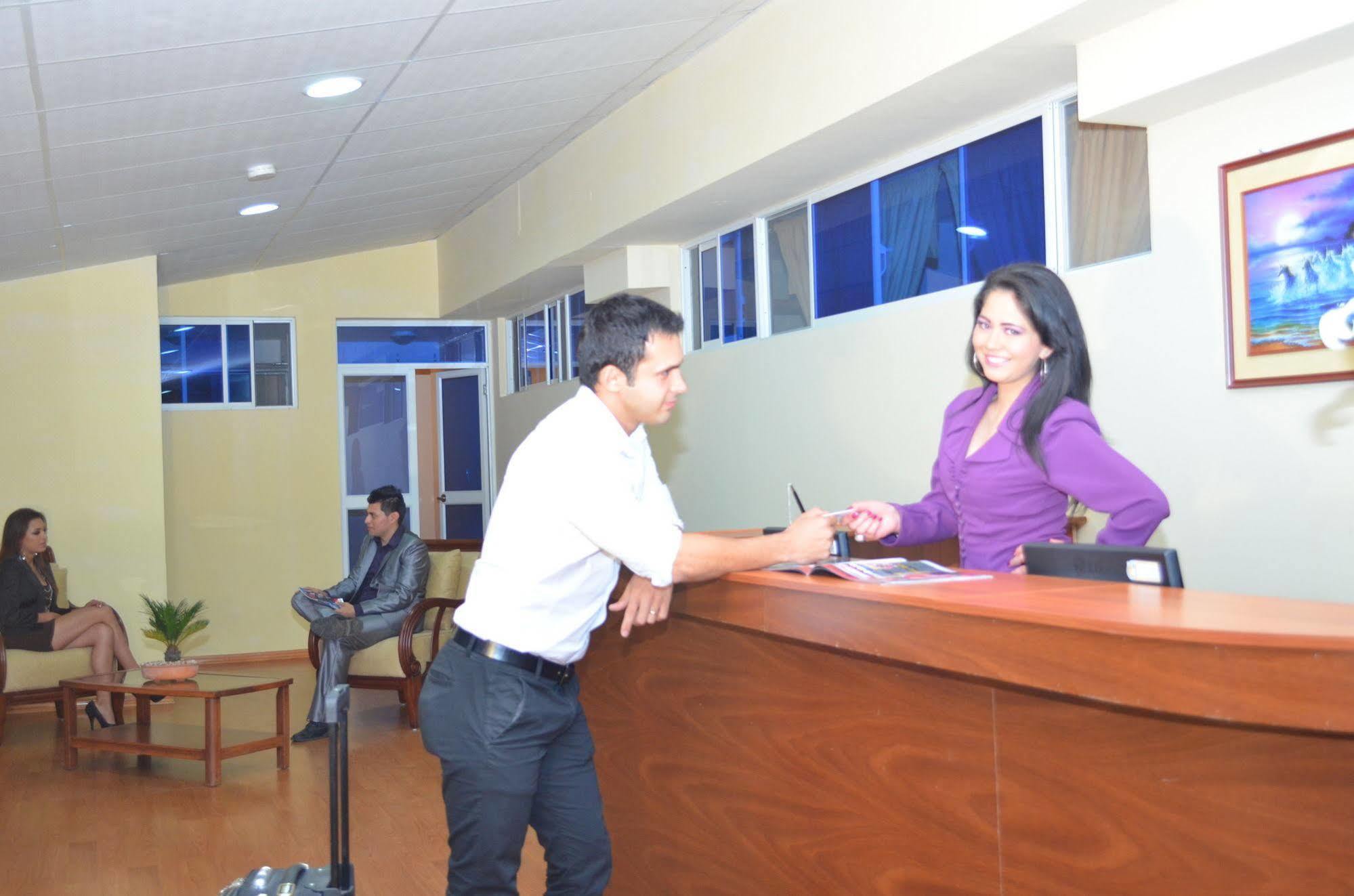 Hotel Versailles Ambato Eksteriør billede