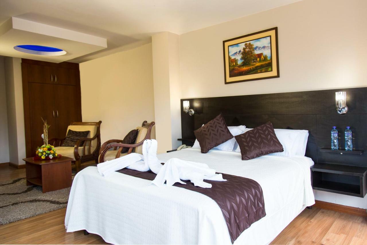 Hotel Versailles Ambato Eksteriør billede